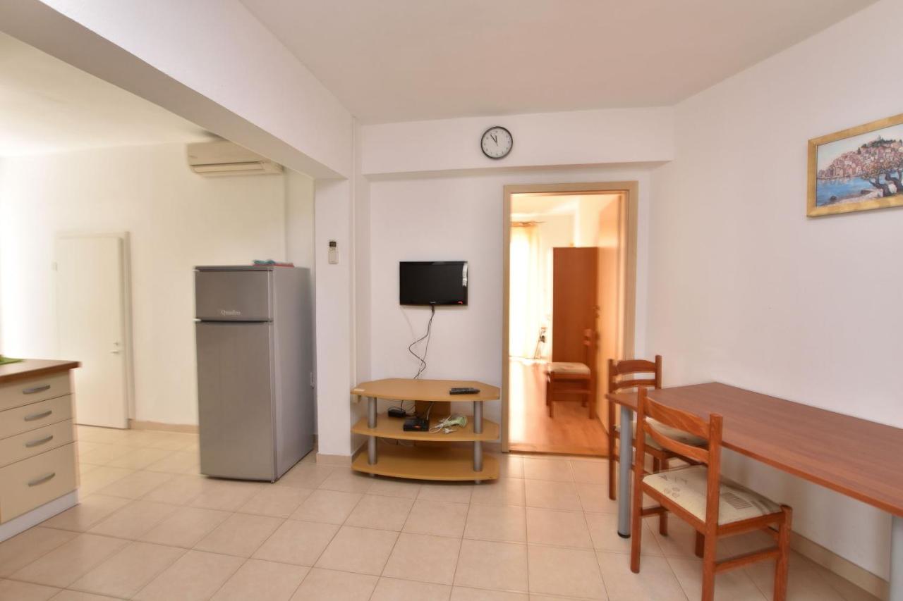 Apartments Jere Primosten Exterior photo