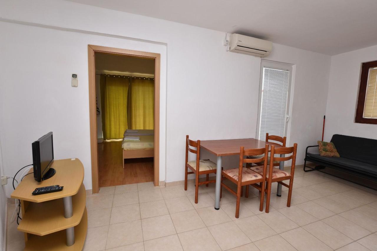 Apartments Jere Primosten Exterior photo